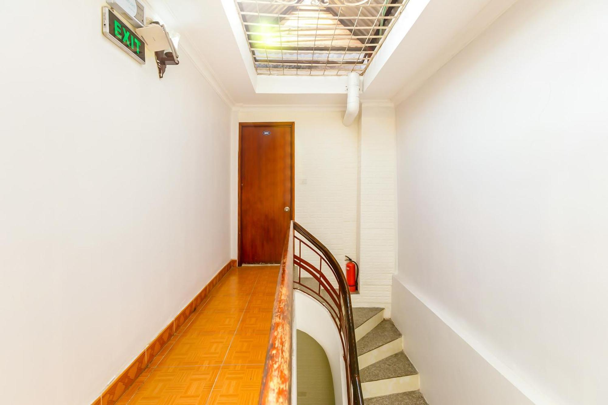 Oyo 604 Queen Hotel Spot-On Hanoi Esterno foto